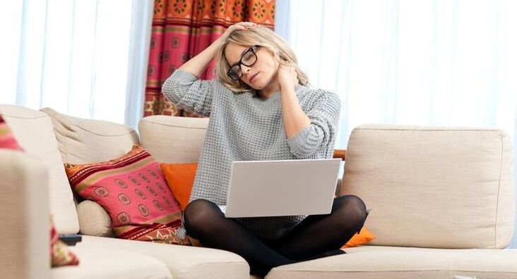 O senzație de oboseală la nivelul gâtului semnalează adesea osteocondroza cervicală. 